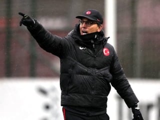 Oflulardan Vincenzo Montella'ya "Bizdensin" mesajı