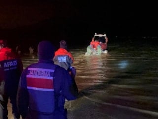 Kayseri’deki Tekir Gölü’nde mahsur kalan 3 kişi kurtarıldı
