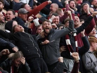 Hearts taraftarları Edinburgh'a akın etti