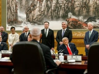 Donald Trump Çin ziyareti dönüşü heyetine "Hediyeleri çöpe atın" talimatı verdi
