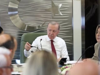Cumhurbaşkanı Erdoğan, Türkiye'ye dönüş yolculuğunda gazetecilere konuştu