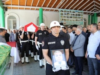 Gaziantep'te hayatını kaybeden polis memuru son yolculuğuna uğurlandı