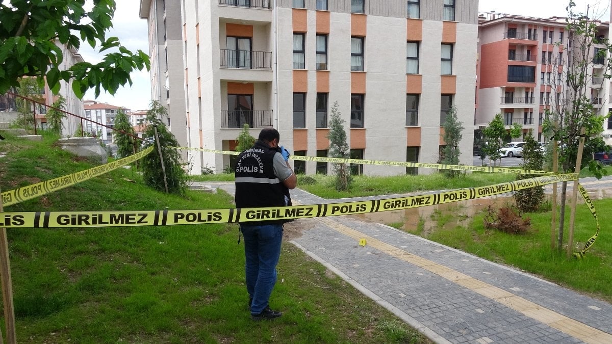 Malatya'da site içerisinde hareketsiz bulunan şahıs kurtarılamadı