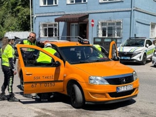 Zonguldak’ta hakkında yakalama kararı bulunan şahıs taksi kullanırken yakalandı