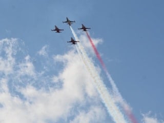 Türk Yıldızları'ndan Çorum semalarında nefes kesen gösteri