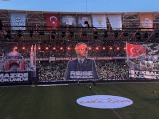 AK Gençlik, Kocaeli'de gövde gösterisi yapıyor