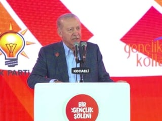 Cumhurbaşkanı Erdoğan, Kocaeli Stadyumu'nda AK Partili gençlere sesleniyor