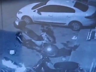 İstanbul’da tartıştığı kişinin motosikletini ateşe verdi