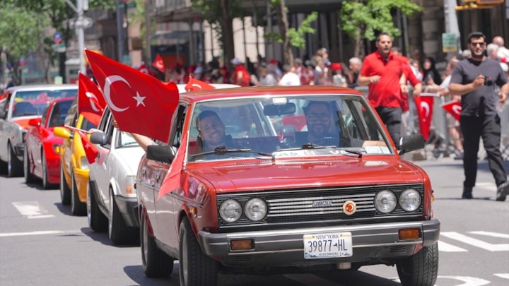 New York'ta 43. Türk Günü Yürüyüşü coşkusu