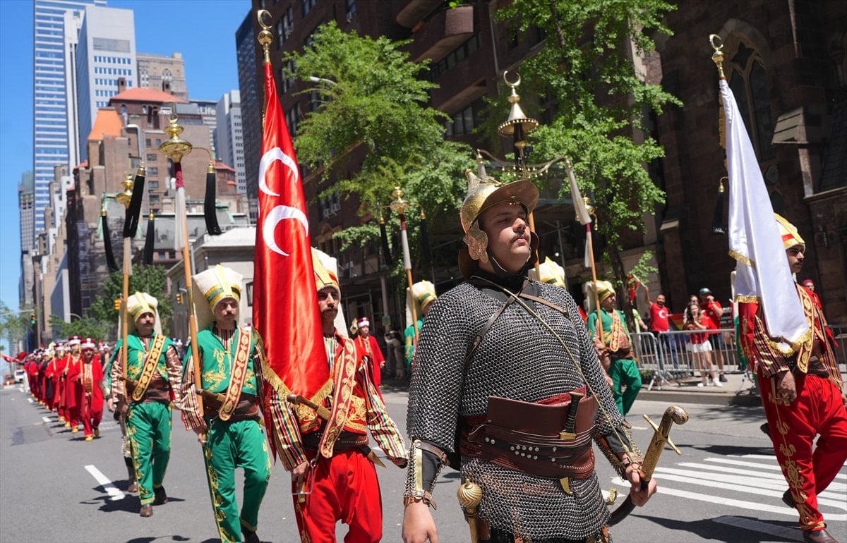 New York'ta 43. Türk Günü Yürüyüşü coşkusu - Resim 17