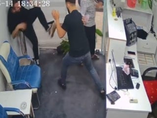 Hatay'da döviz bürosuna silahlı saldırı: Görüntüler ortaya çıktı