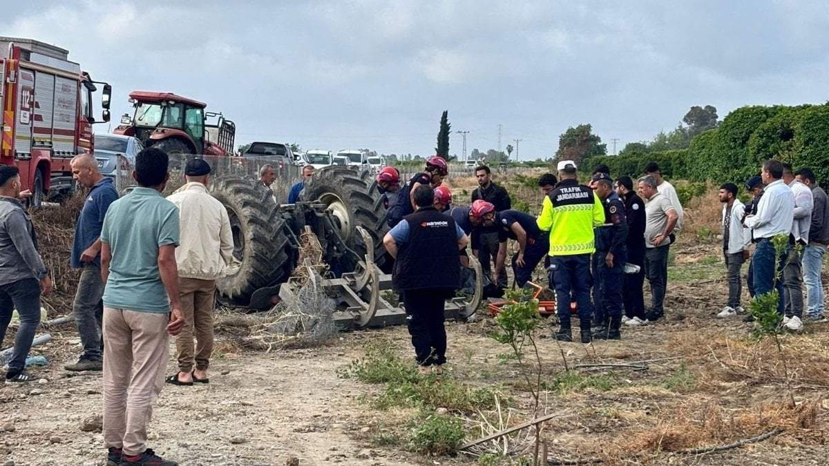 Adana'da devrilen traktörün altında kalarak can verdi