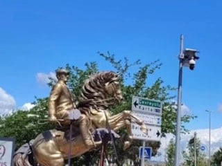 CHP'li Sancaktepe Belediyesi'nden heykel hizmeti