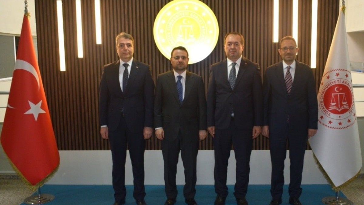 Akın Gürlek, Kocaeli Adliyesi’ni ziyaret etti