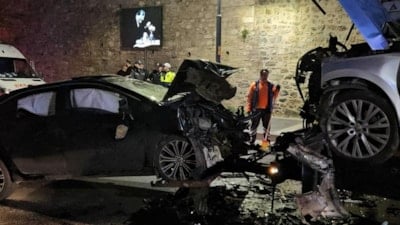 İstanbul Beşiktaş'ta otomobiller kafa kafaya çarpıştı: 9 yaralı
