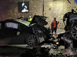 İstanbul Beşiktaş'ta otomobiller kafa kafaya çarpıştı: 9 yaralı