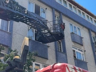 İstanbul’da binada çıkan yangın doğalgaz sayacına sıçradı