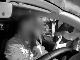Adana'da taksiciler, uygulama sürücüsü ve kadın yolcuyu alıkoydu