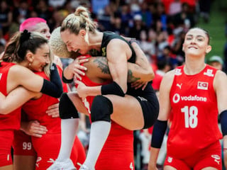A Milli Kadın Voleybol Takımı, basınla buluştu
