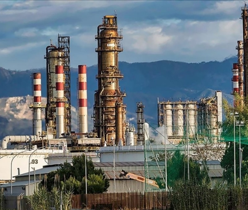 ABD'nin İran petrolüne yönelik yaptırımları askıya alacağı iddiası