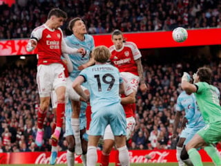 Burnley'i deviren Arsenal şampiyonluğa koşuyor