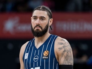 Anadolu Efes'te Isaia Cordinier ameliyat edildi