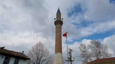 Bursa'da camisiz minare, yıllara meydan okuyor