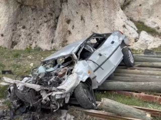 Bitlis'te uçuruma yuvarlanan aracın sürücüsü hayatını kaybetti