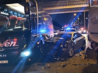 İstanbul'da zincirleme kaza: Alkolü sürücü otobüse çarparak durabildi