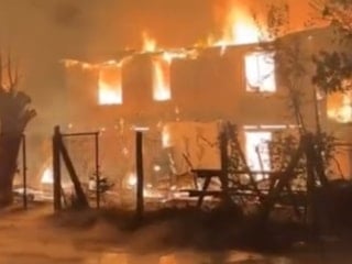 Karabük’te alevler geceyi aydınlattı: İki ev ve samanlık küle döndü