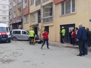 Eskişehir'de hafif ticari araç yayalara çarptı: 3 yaralı