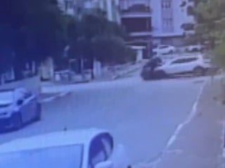 Antalya'da polis motosikletiyle otomobil çarpıştı: 3 yaralı