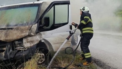 Hatay'da pikap alevlere teslim oldu