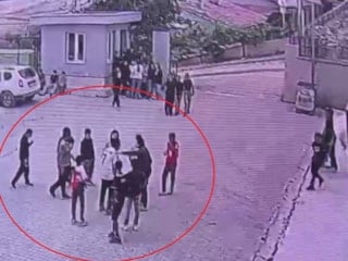 Hatay'da boğazına poğaça kaçan öğrenciyi, öğretmenin Heimlich hamlesi kurtardı