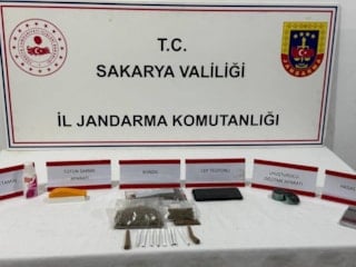 Sakarya'da yakalanan 2 uyuşturucu taciri tutuklandı