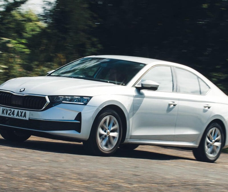Skoda Octavia, tam hibrit ve şarj edilebilir hibrit güç sistemleriyle gelecek