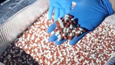 Mersin'de yüz binlerce uyuşturucu hap ele geçirildi