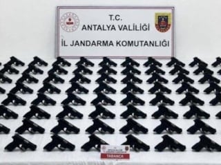 Antalya'da 100 ruhsatsız silah ele geçirildi