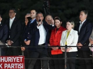 Özgür Özel CHP'li büyükşehir belediye başkanlarıyla görüşecek