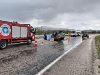 Antalya'da otomobil, yağışlı yolda takla attı: 2 ölü 2 yaralı