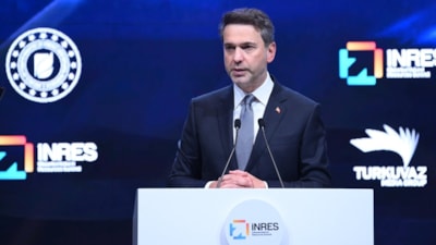 Alparslan Bayraktar: Yenilenebilir enerji portföyü için 30 milyar dolar yatırım öngörüyoruz