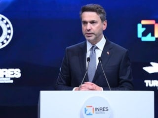 Alparslan Bayraktar: Yenilenebilir enerji portföyü için 30 milyar dolar yatırım öngörüyoruz