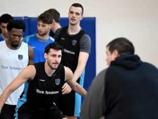 Türk Telekomlu oyunculara göre Anadolu Efes serisinde "fizik" ön planda olacak