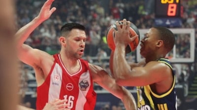 Fenerbahçe, Olympiakos'a mağlup oldu