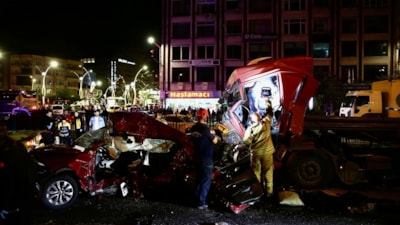 Giresun'da feci kaza: Tırın iki otomobile çarptığı kazada 5 kişi öldü