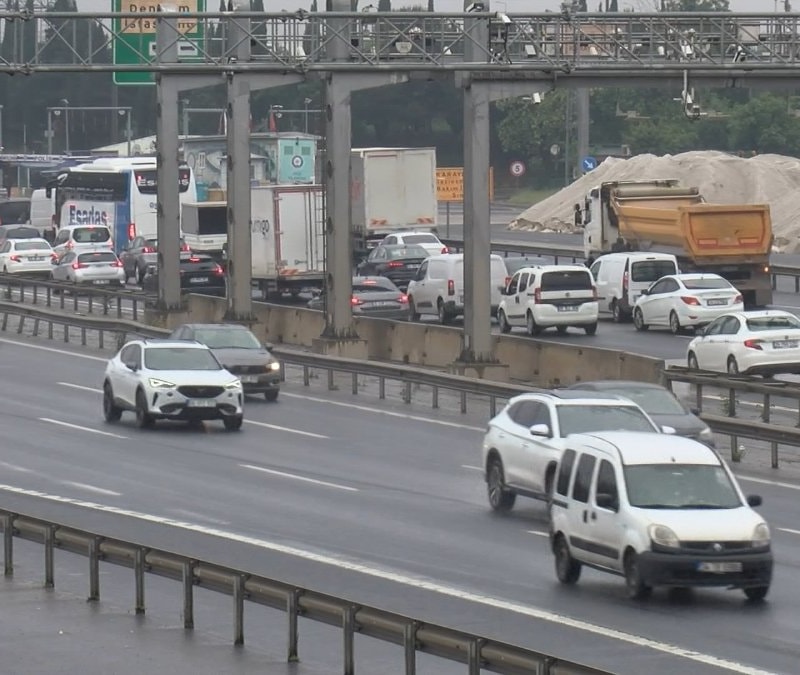 Kurban Bayramı tatili öncesi TEM'de trafik yoğunluğu