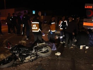 Antalya’da çöp kamyonuyla çarpışan motosikletteki iki kişi öldü