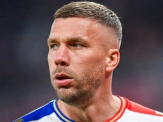 Lukas Podolski, futbol hayatını noktaladığını açıkladı