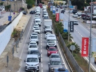 Bodrum'da bayram yoğunluğu: 24 saatte 20 bin araç giriş yaptı