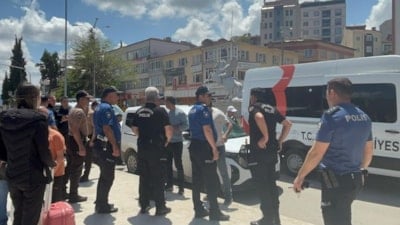 Bilecik’te karısını bıçaklamaya çalışan adama polis müdahale etti